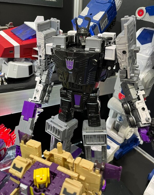 Tokyo Toy Show Takara Tomy Transformers   Masterpiece, Legacy, Studio Series Display Image  (8 of 27)